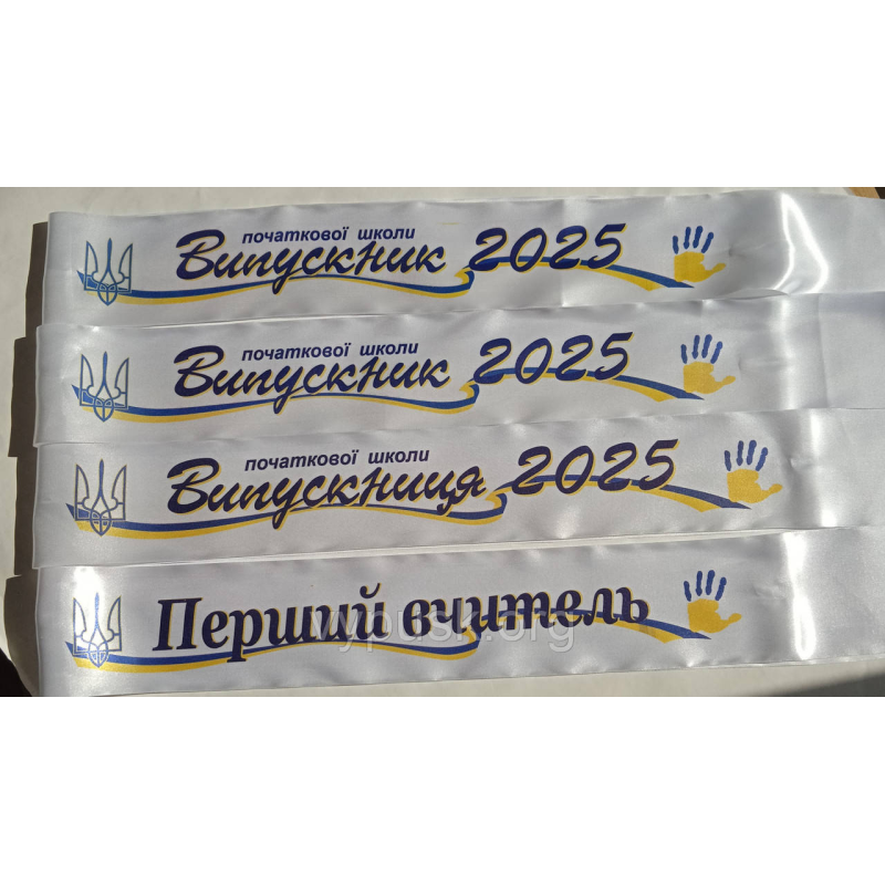 Лента Випускниця 2025 белая атласная Лента Випускниця 2025 белая атласная