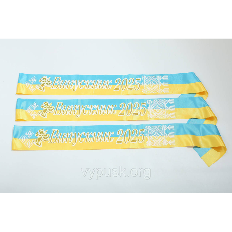 Стрічка Випускник 2025 жовто-блакитна атласна з 3д написом Стрічка Випускник 2025 жовто-блакитна атласна з 3д написом
