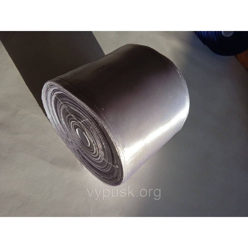 Мотки, бабіни, метражка срібний атлас Мотки, бабіни, метражка срібний атлас